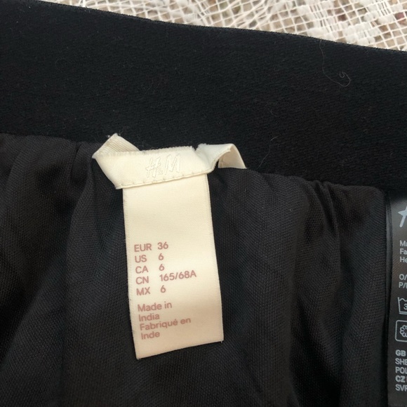 Black Textured Flare Skirt - Picture 4 of 4